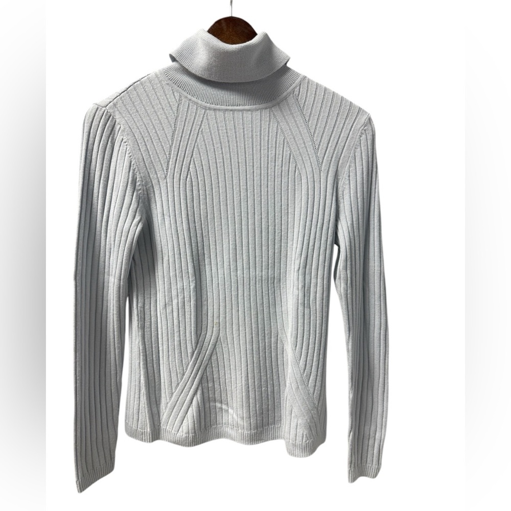 St. John Turtleneck Knit Ribbed Sweater 100% Wool in Pale Blue S/P EUC